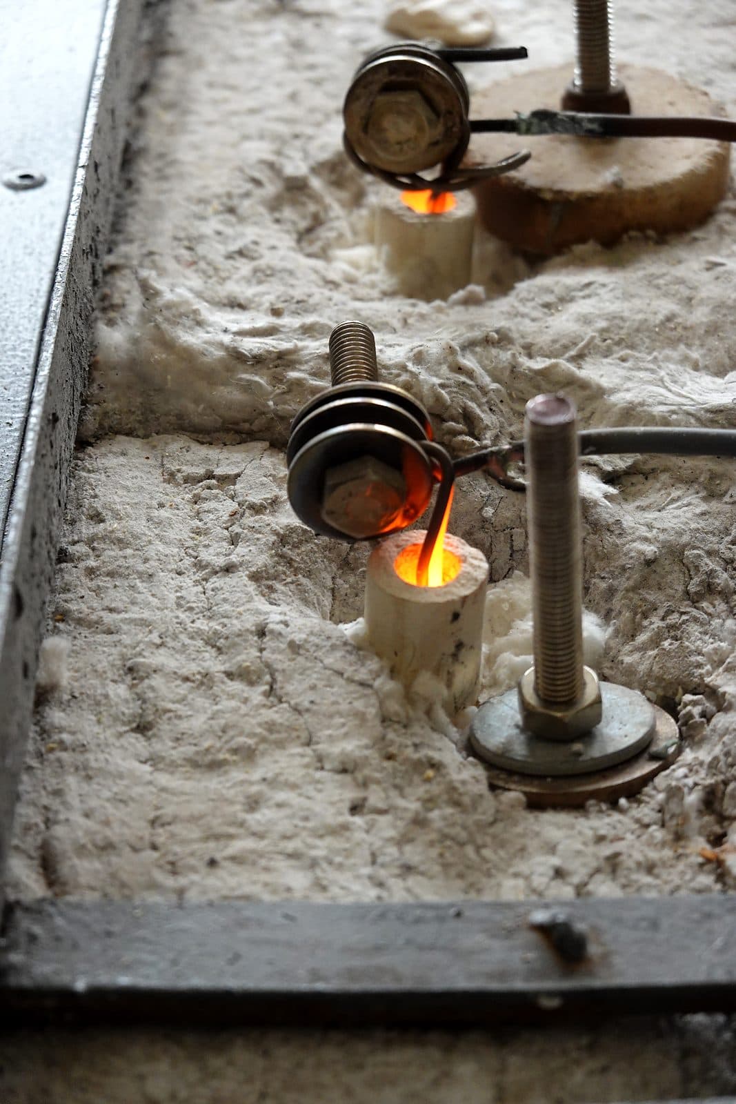 Glowing elements inside the kiln